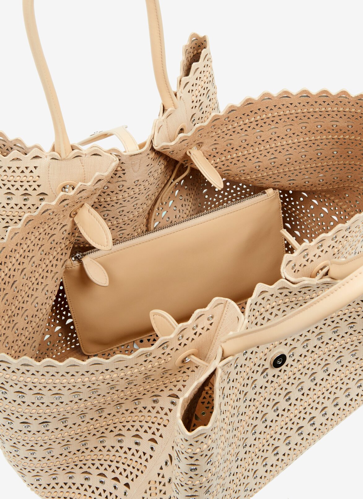 Angèle 32 bag ALAÏA DESERT ANGÈLE 32 BAG